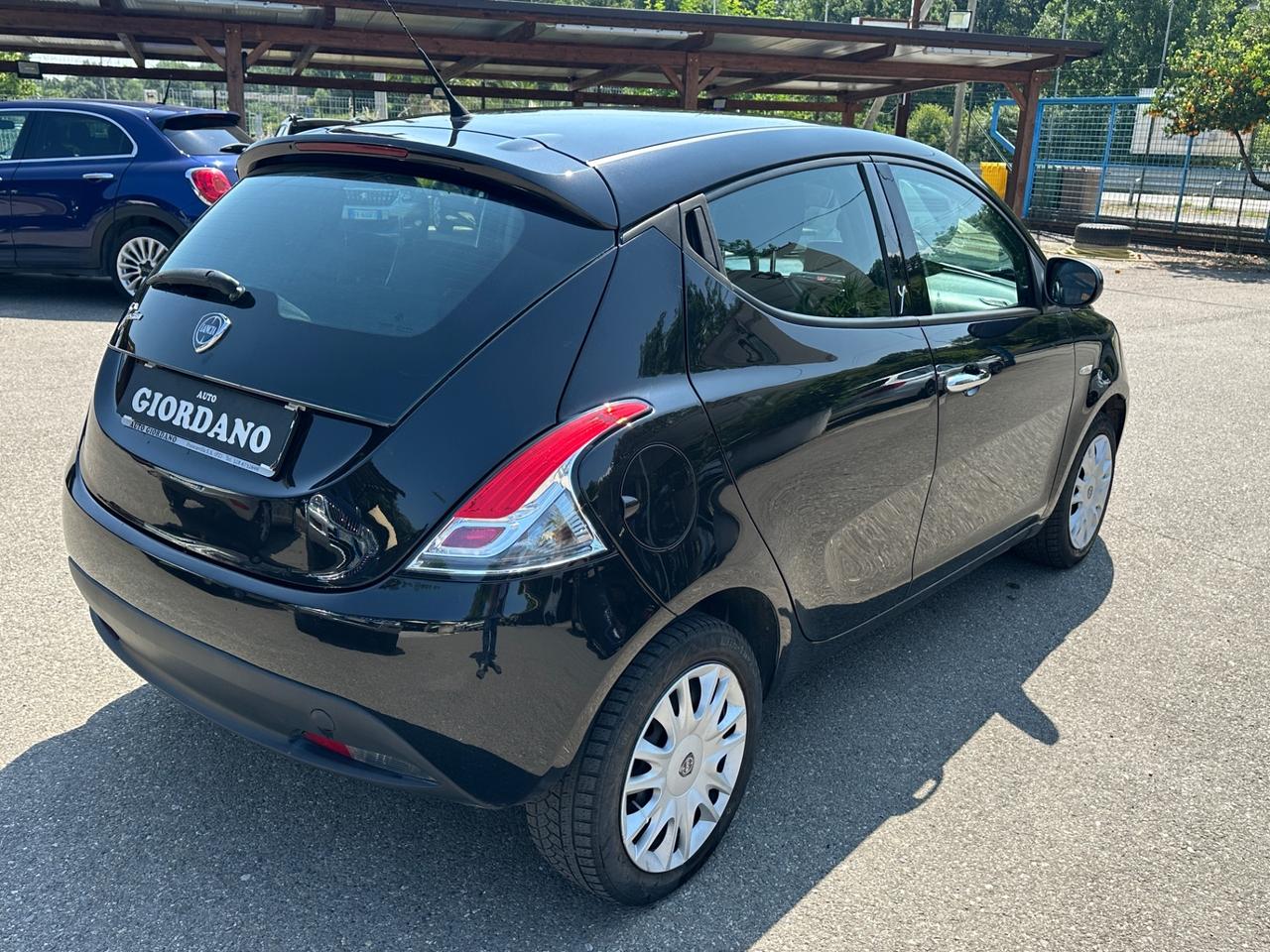 Lancia Ypsilon 1.2 69 CV 5 porte S&S Silver