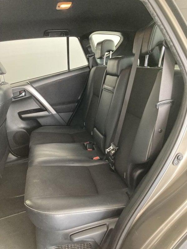 Toyota RAV4 2.5 Hybrid 2WD Style