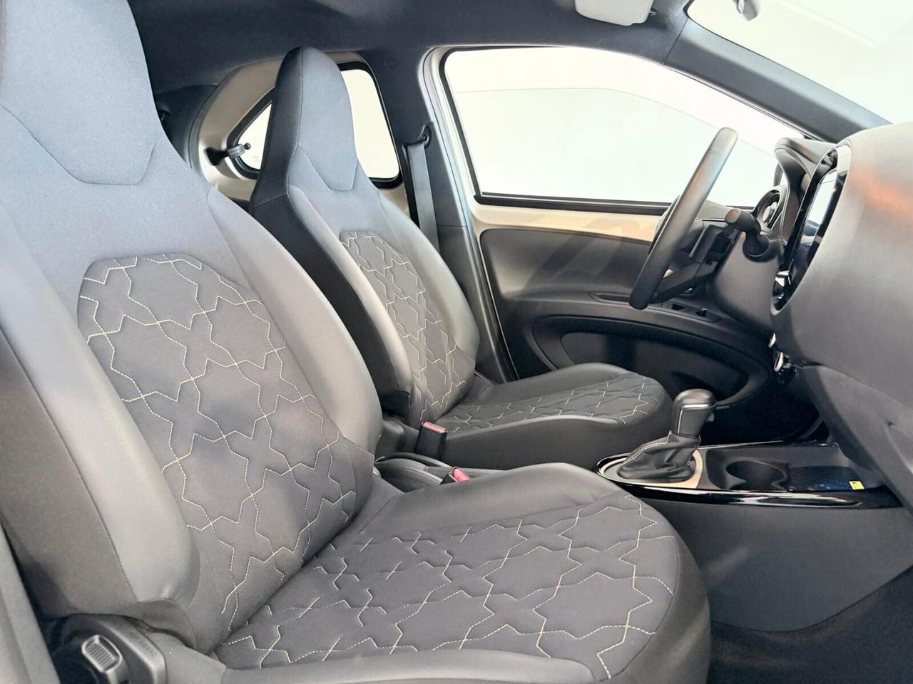 Toyota Aygo X 1.0 72CV AUTOMATICA 24000KM