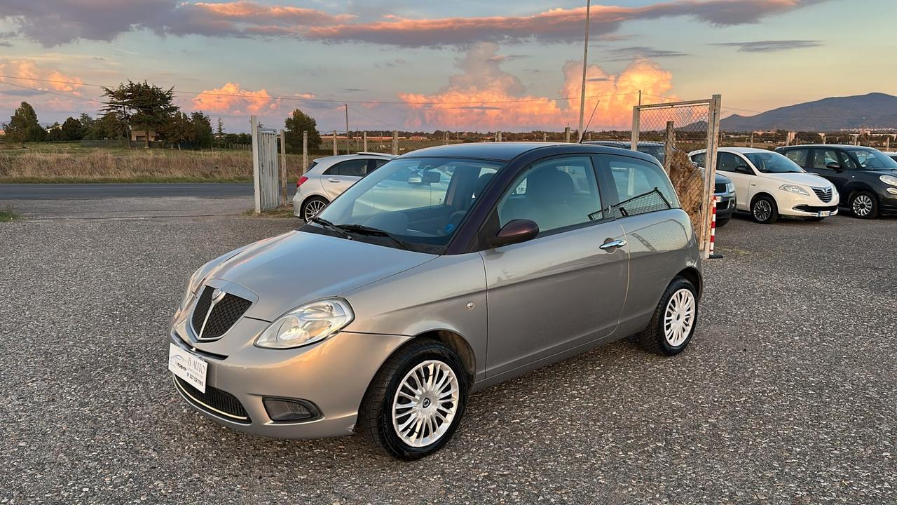 Lancia Ypsilon 1.2 Argento