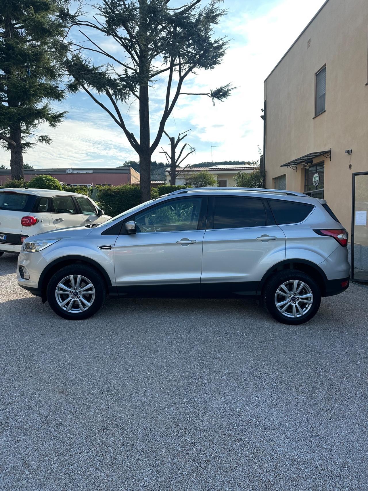Ford Kuga 1.5 TDCI 120 CV S&S 2WD Business