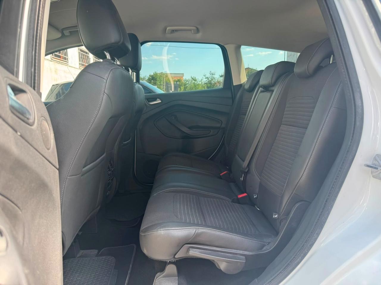 Ford Kuga 2.0 TDCI 150 CV S&S 4WD Powershift Vignale