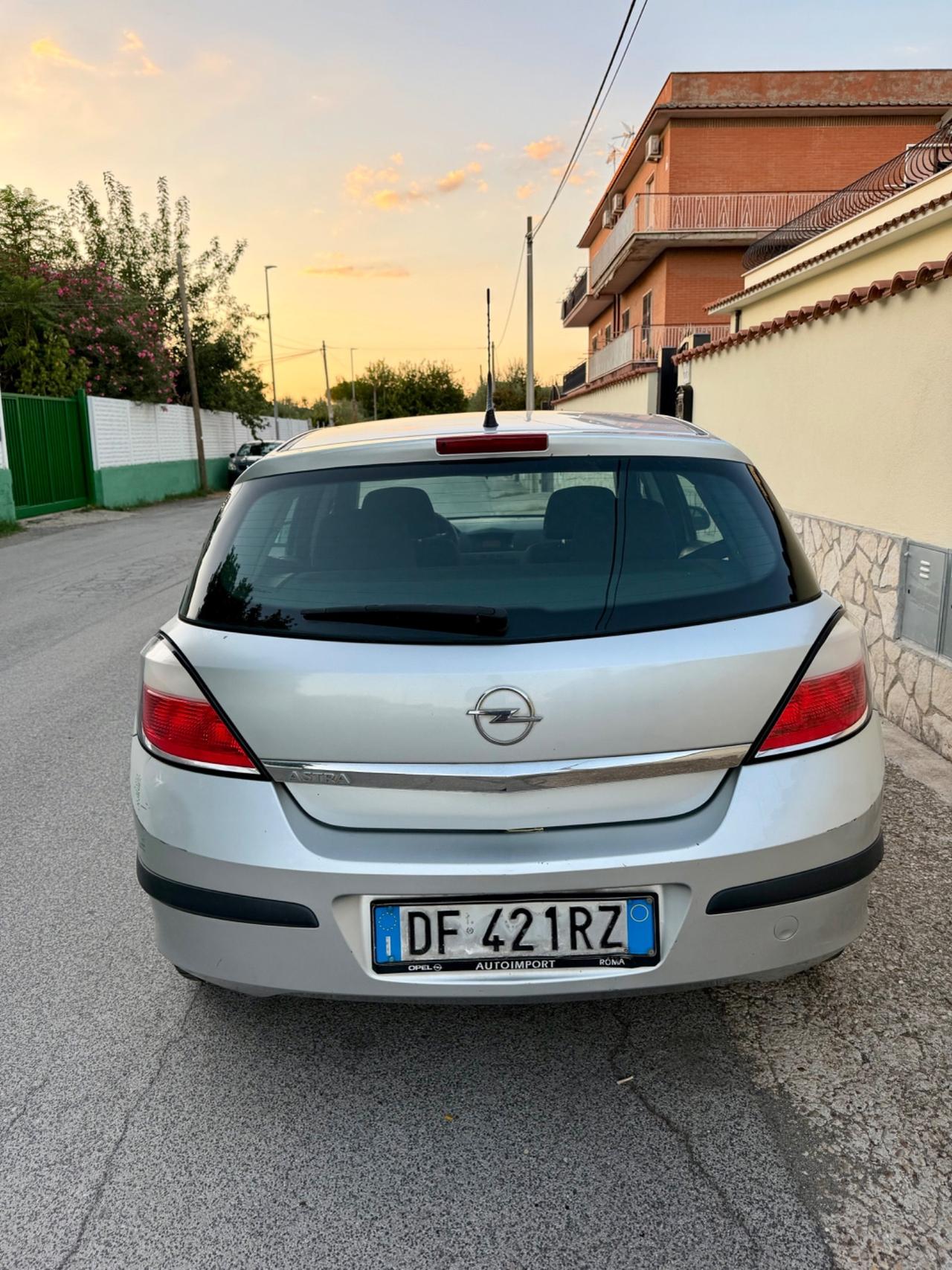 Opel Astra 1.4 16V Twinport 5 porte Enjoy