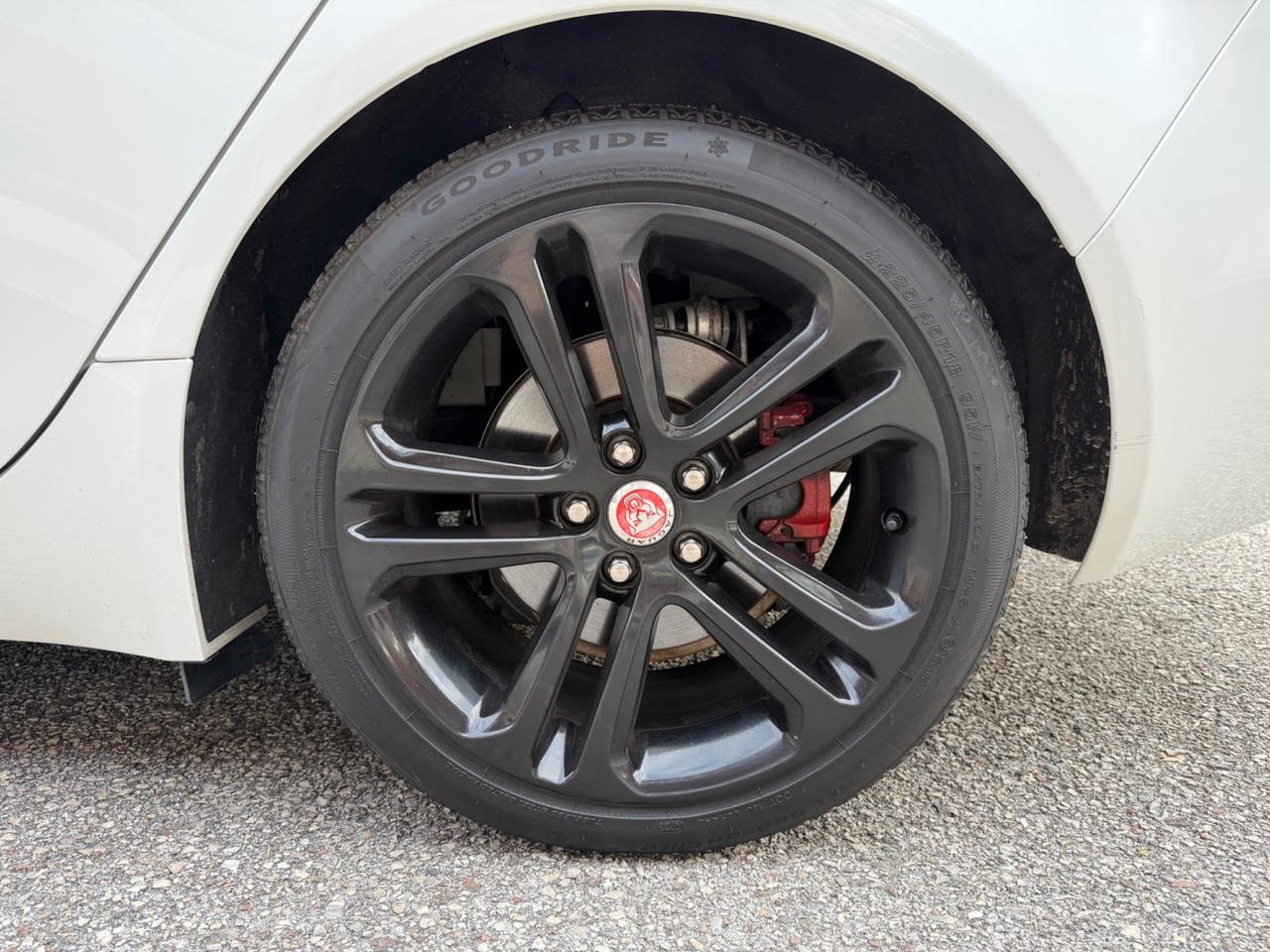 Jaguar XE - Prestige - FULL OPTIONAL