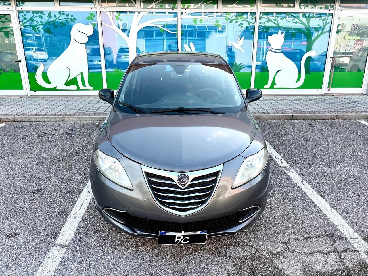 Lancia Ypsilon 1.3 Mjet Neopatentati