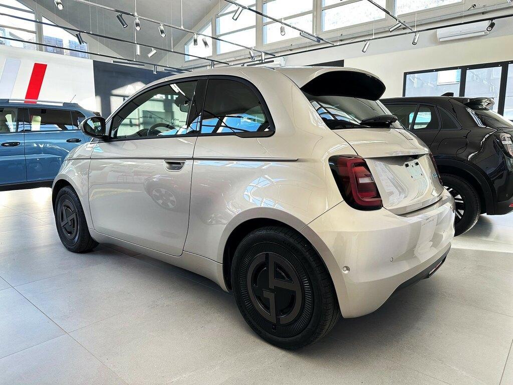 Fiat 500e 42 kWh Giorgio Armani