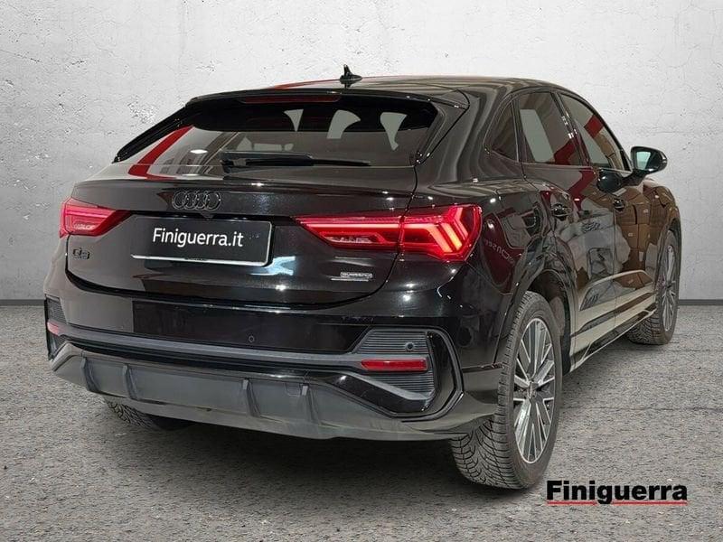 Audi Q3 Sportback 45 TFSI quattro S tronic Identity Black