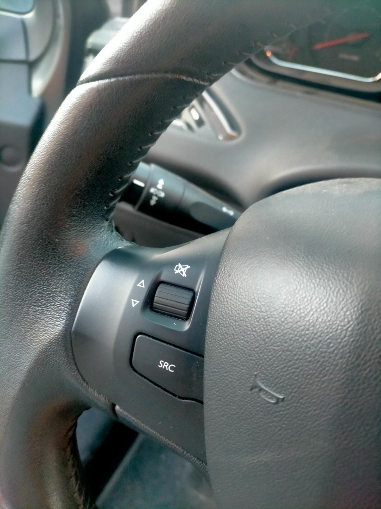 Peugeot 208 1.4 HDi 68 CV 3 porte Active