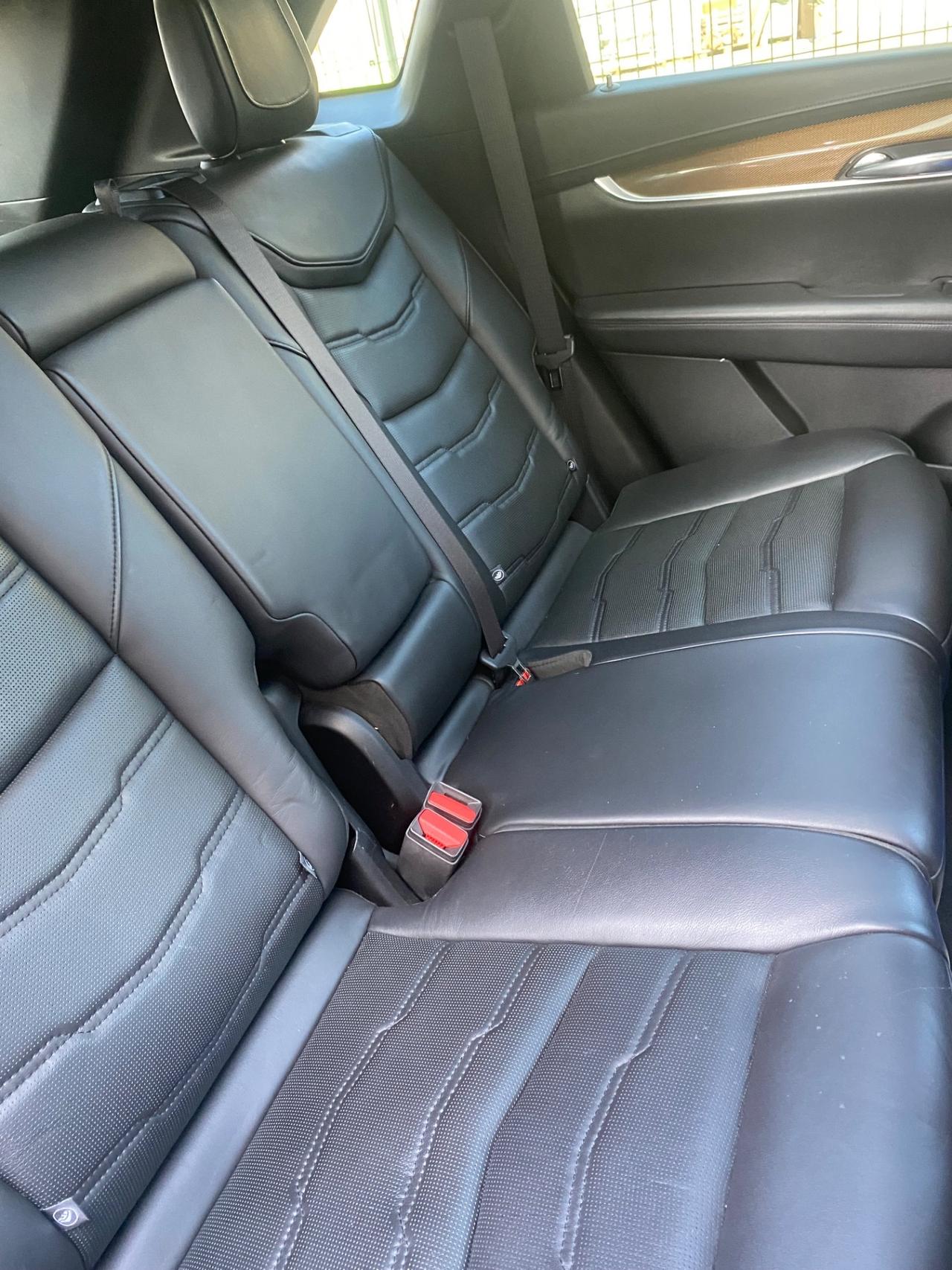 Cadillac XT5 3.6L V6 AWD AT Platinum