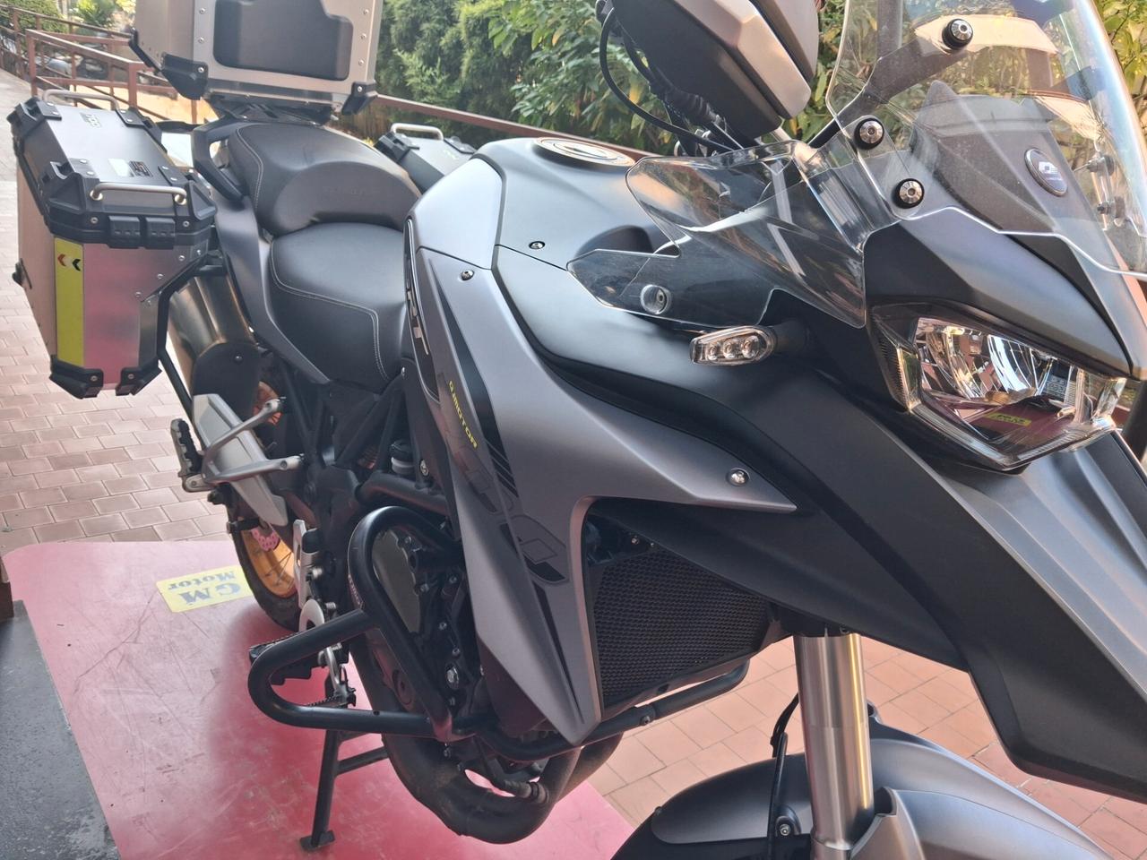 Qj Motor SRT 700 ABS + TCS