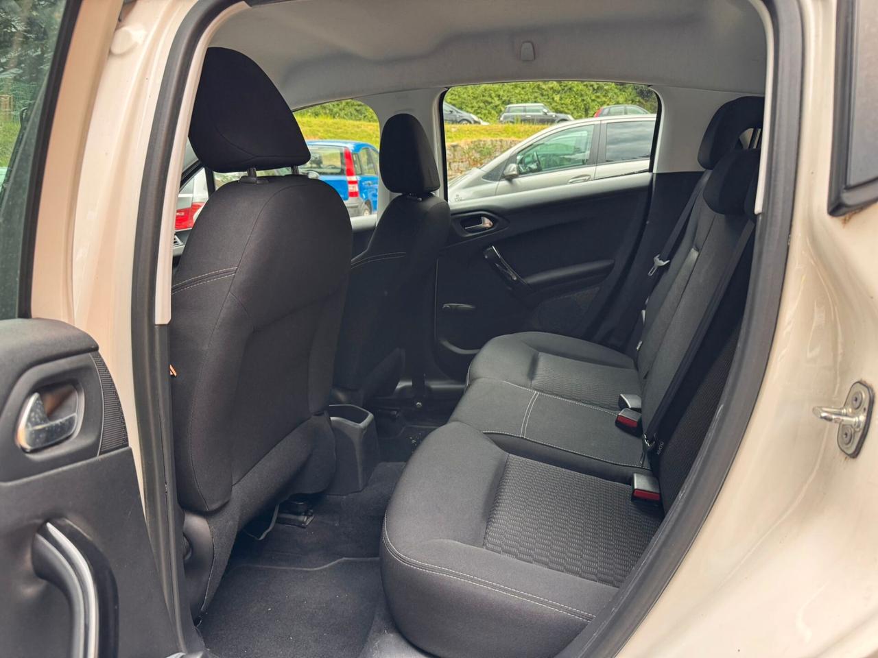 Peugeot 208 PureTech 82 5 porte Allure 1.2 E6 GARANZIA 1 ANNO