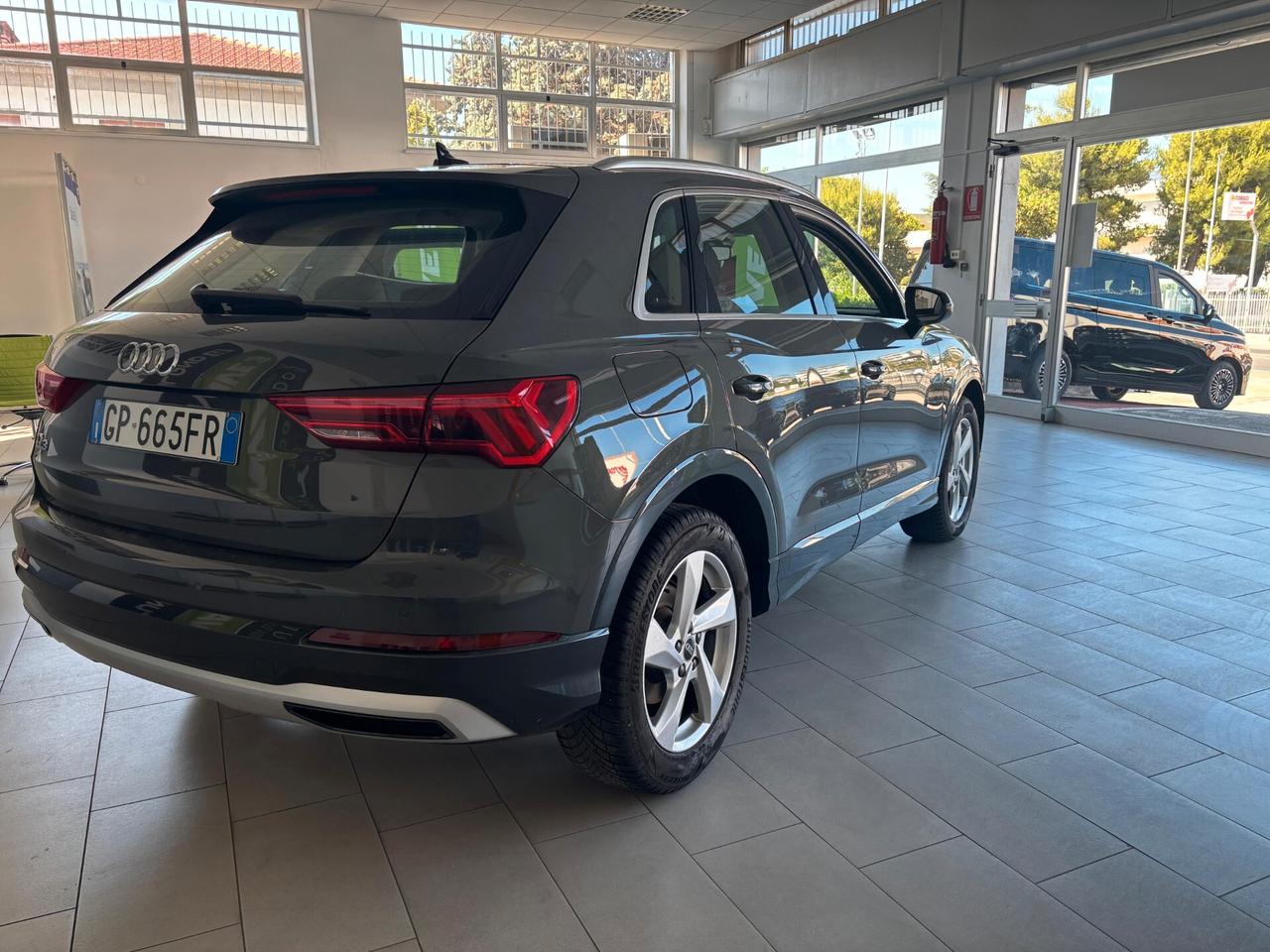 Audi Q3 35 TFSI Business Advanced