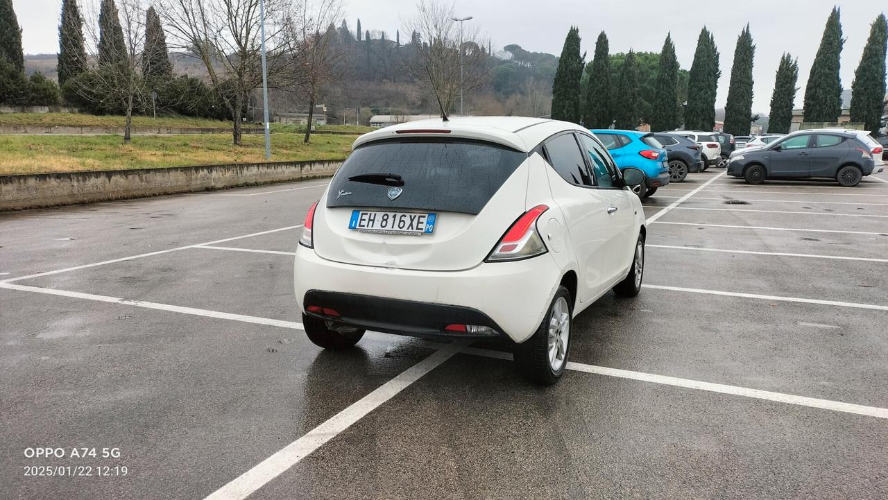 Lancia Ypsilon 1.2 69 CV Platino