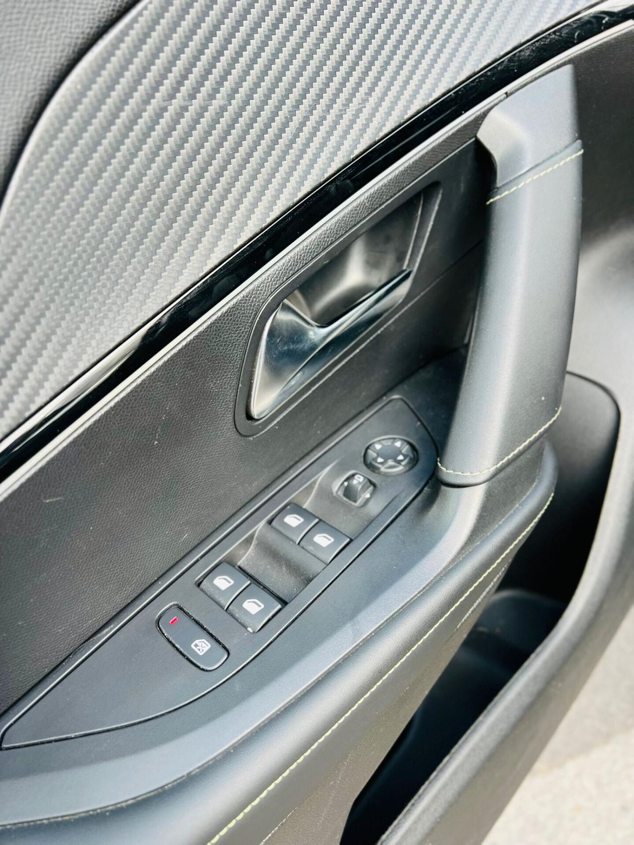 PEUGEOT 2008 1.2 130CV GT LINE AUTOMATICA - 2024