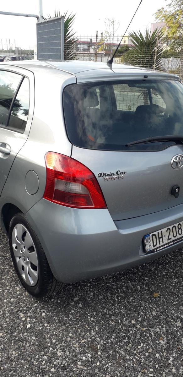 TOYOTA - Yaris - 1.0 5p. Sol
