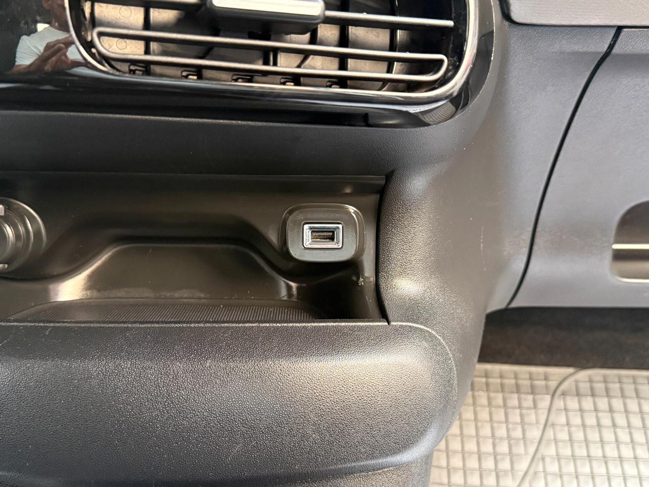 Citroen C4 Cactus 1.2 82CV Shine *CAMERA - 2016