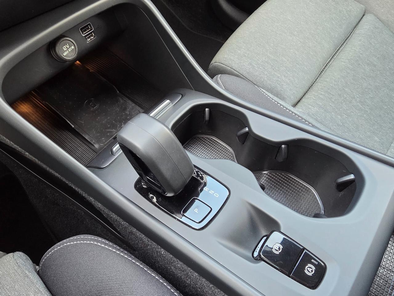 Volvo XC40 1.5 T4 Recharge PHEV Aut. / SERVICE VOLVO!