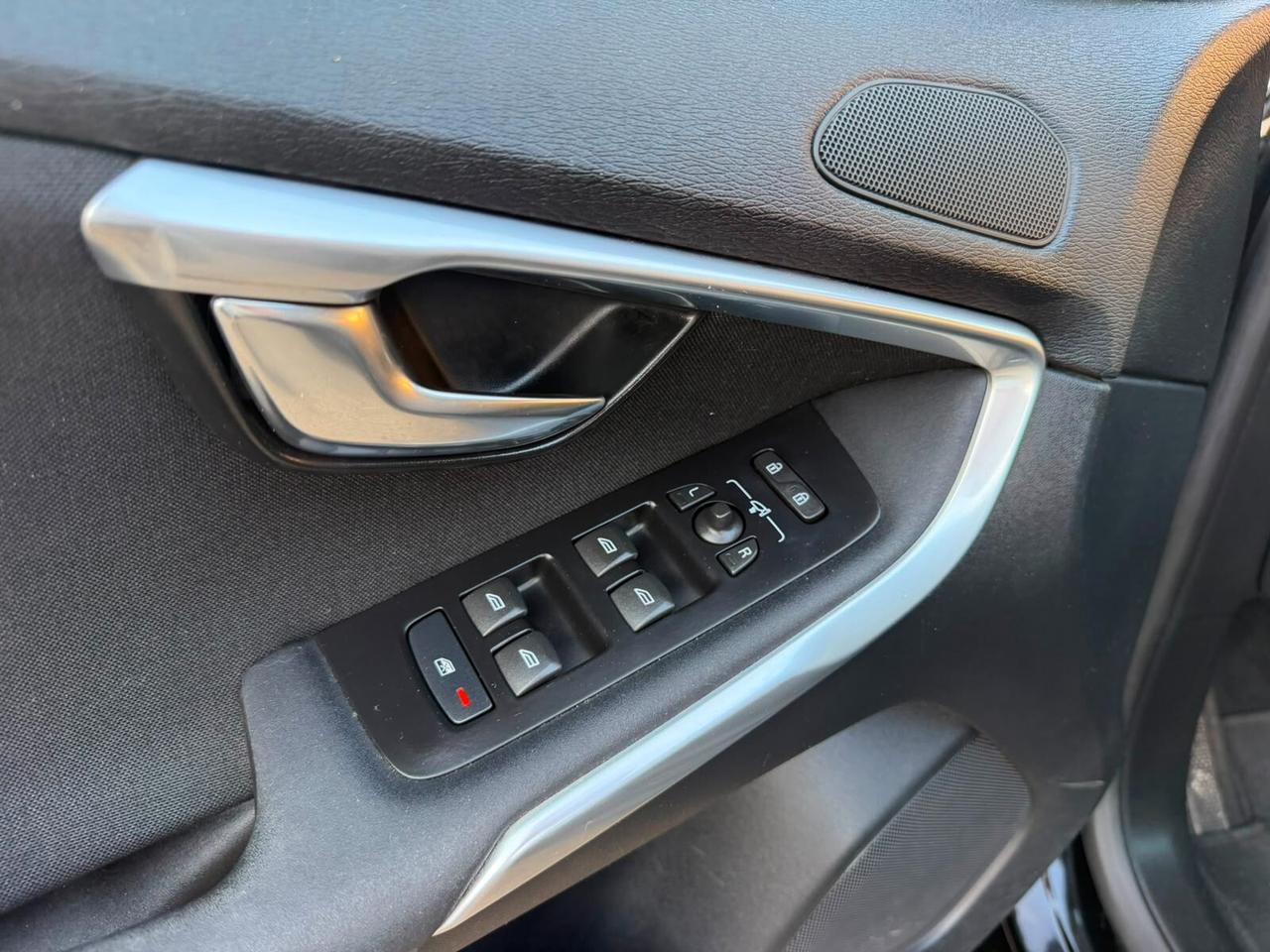 VOLVO V40 1.6 DIESEL CAMBIO AUTOMATICO
