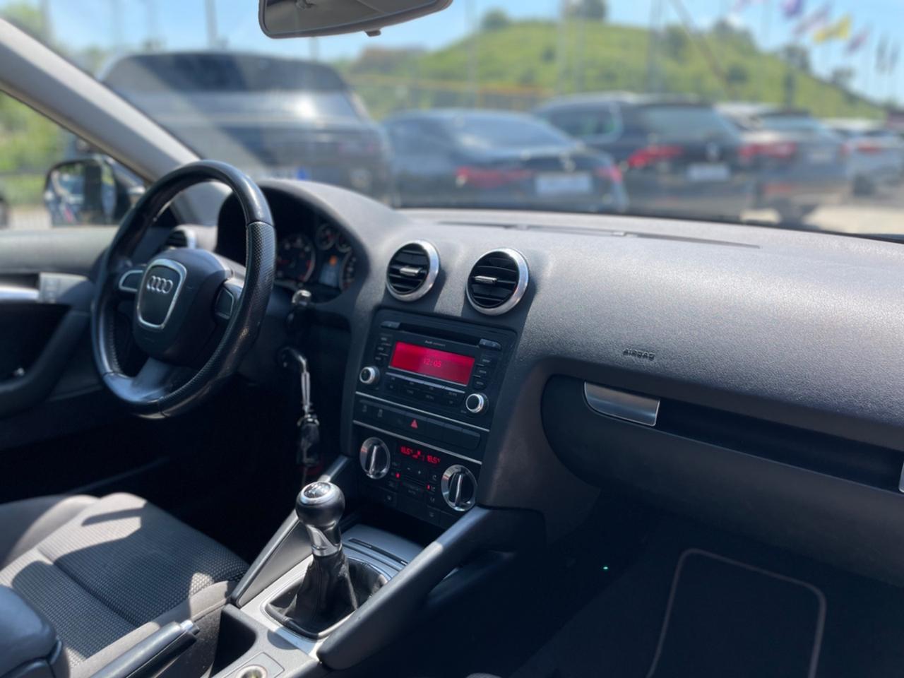 Audi A3 1.6 TDI 105 CV CR S tr. Ambiente