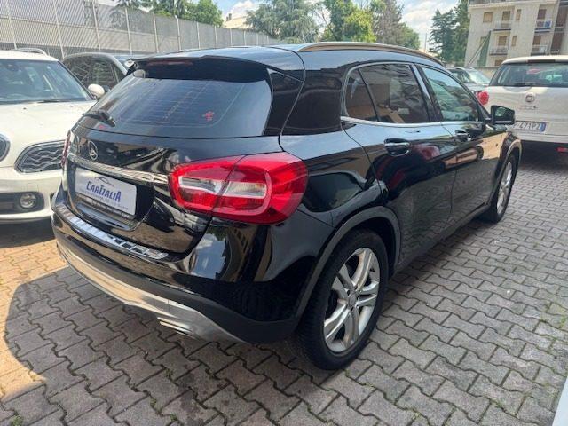 MERCEDES-BENZ GLA 200 d Automatic Premium