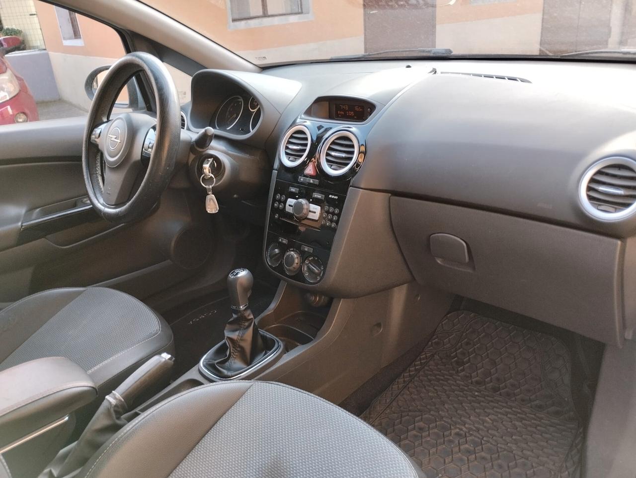 Opel Corsa 1.2 5 porte Cosmo