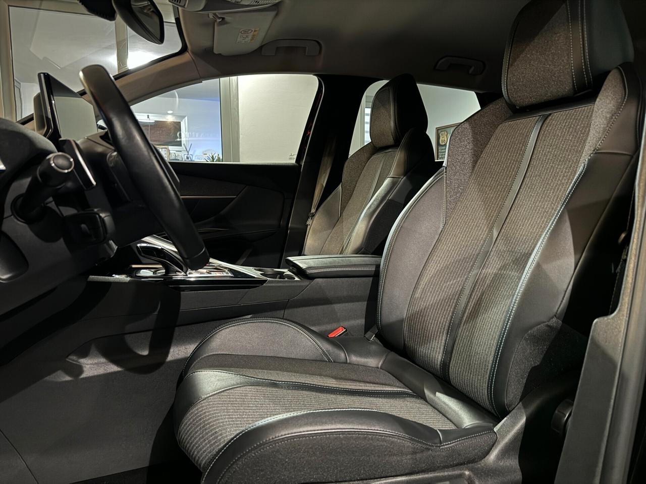 PEUGEOT 3008 1.5 BLUEHDI 130CV EAT8 ALLURE PACK 2021