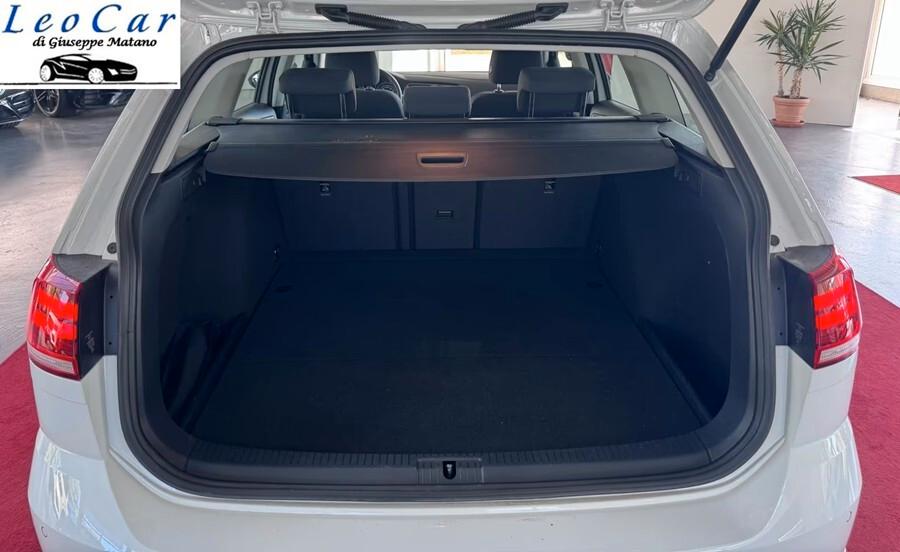 Volkswagen Golf VII Variant 1.5 TGI DSG 5p. Confortline BlueMotione Tech. 131cv