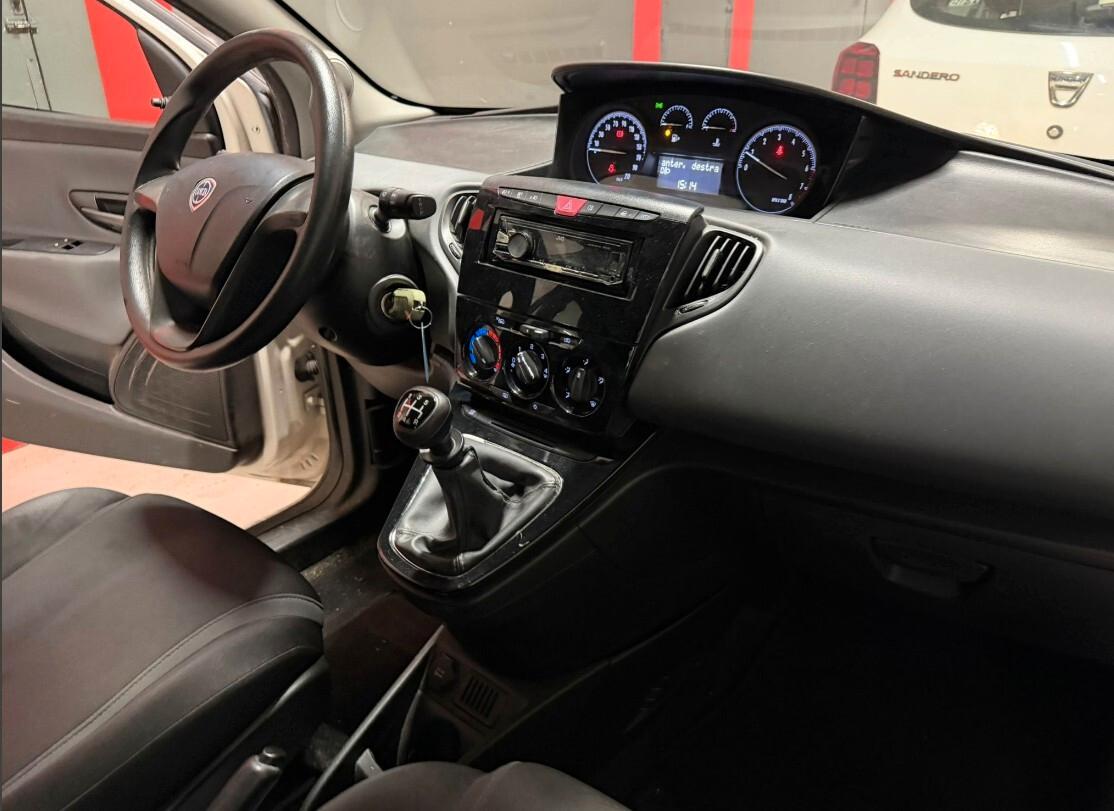 Lancia Ypsilon 1.2 69 CV 5 porte