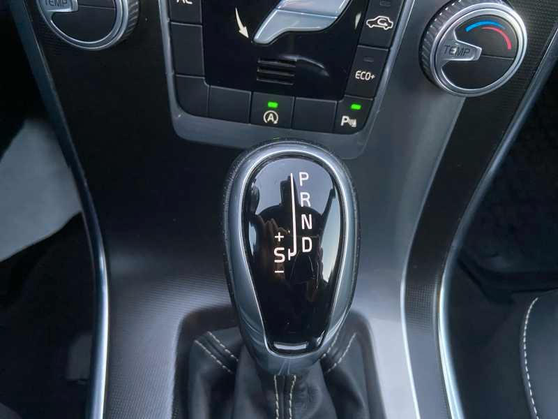 VOLVO XC60 2.0 d3 R-design 150cv geartronic