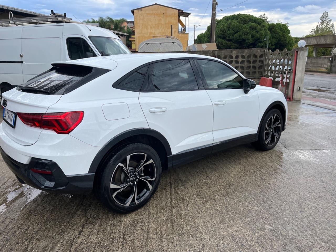 Audi Q3 35 TDI S tronic Business Advanced