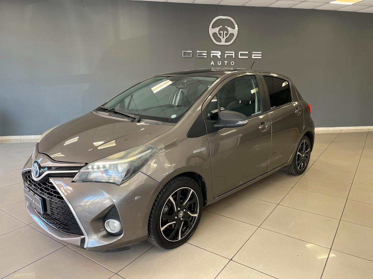 Toyota Yaris 1.5 Hybrid style automatica