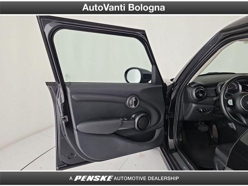 MINI Mini 5 porte Mini 5p 1.5 One Essential 102cv auto