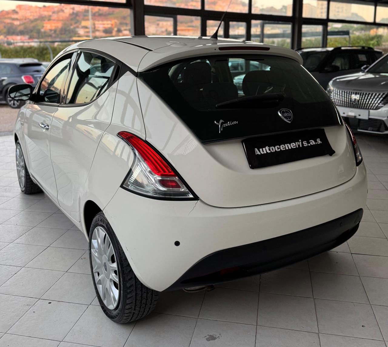 Lancia Ypsilon 1.2 69 CV 5 porte Gold