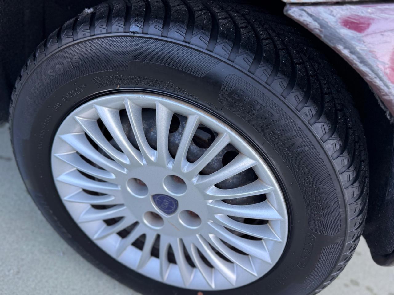 Lancia Ypsilon 1.2 benzina soli 65.000 km - 2009