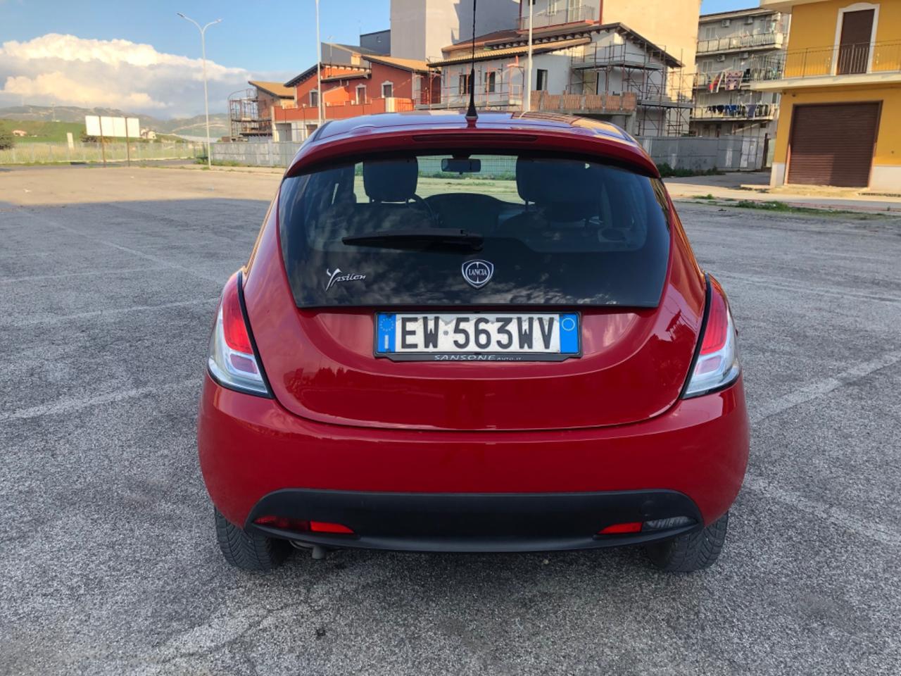 Lancia Ypsilon 1.2 69 CV 5 porte S&S Silver