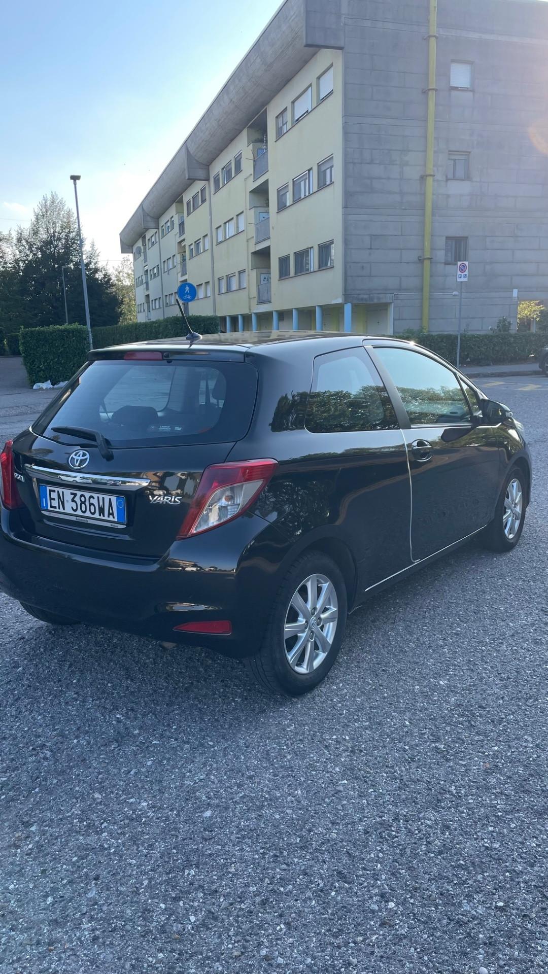 Toyota Yaris 1.0 3 porte Active