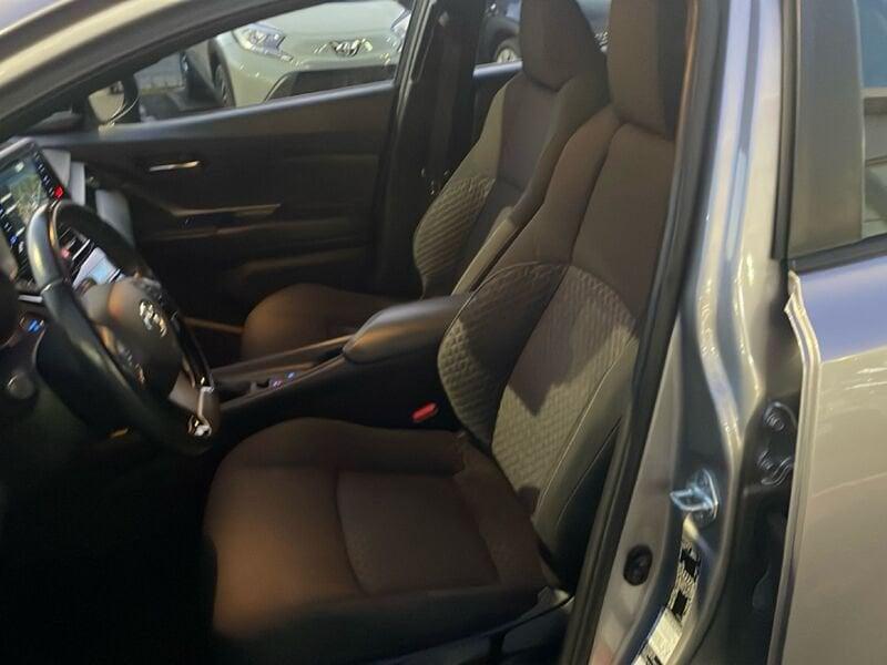 Toyota C-HR C-HR 1.8 Hybrid E-CVT Business