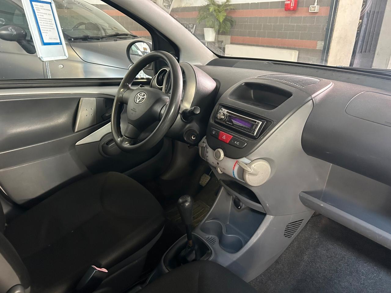 Toyota Aygo 1.0 12V VVT-i 5 porte Sol