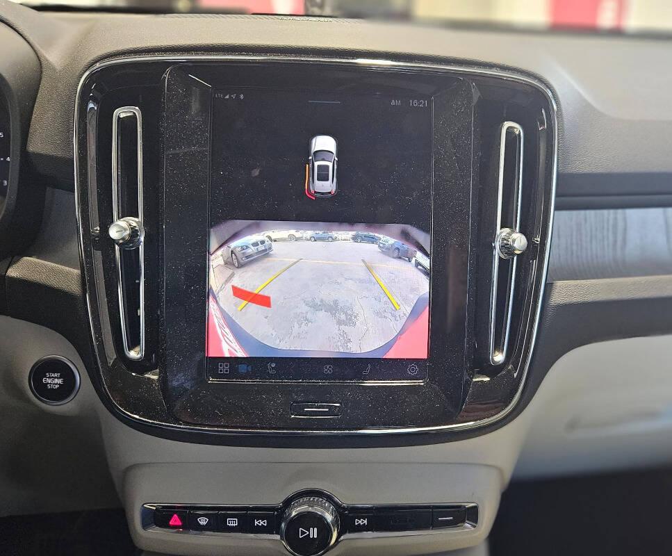 Volvo XC40 2.0 b3 Ultra Dark auto