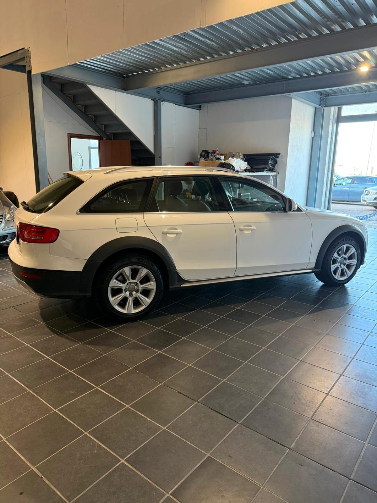Audi A4 allroad 4x4 - GANCIO TRAINO - GARANZIA - PERMUTO
