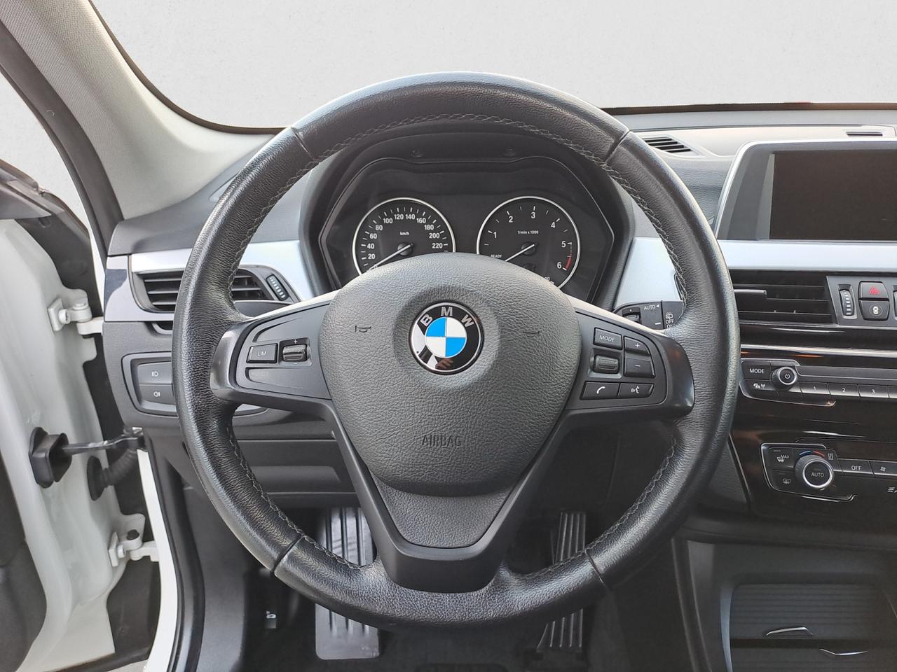 BMW X1 (F48) - X1 sDrive16d