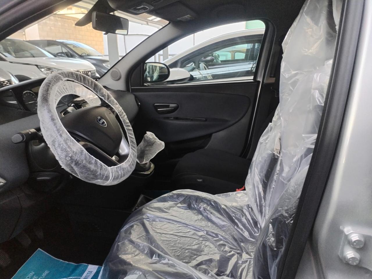 Lancia Ypsilon 1.0 FireFly 5 porte S&S Hybrid Ecochic Gold