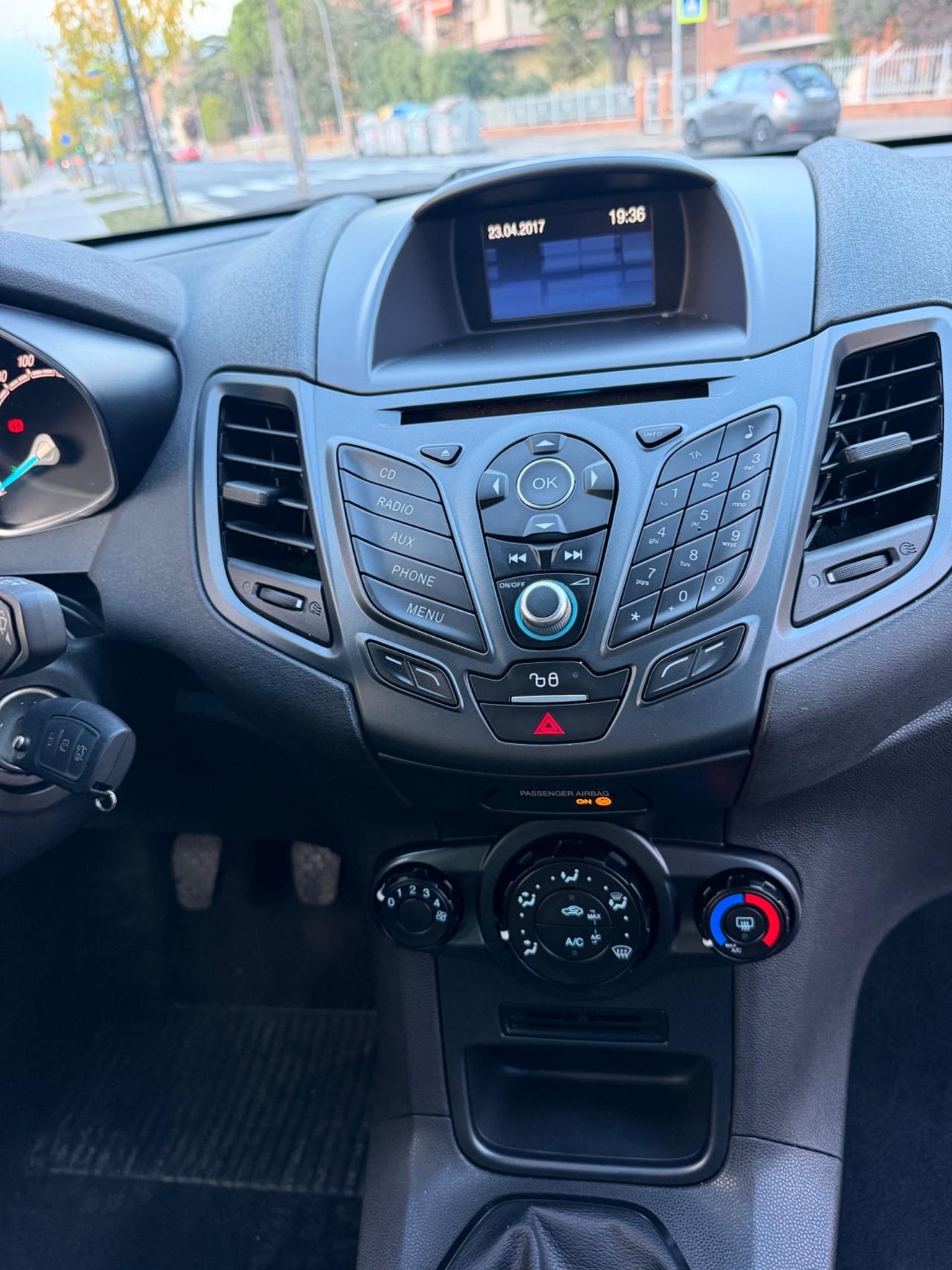 Ford Fiesta 1.4 5 porte Bz.- GPL Black & White Edition