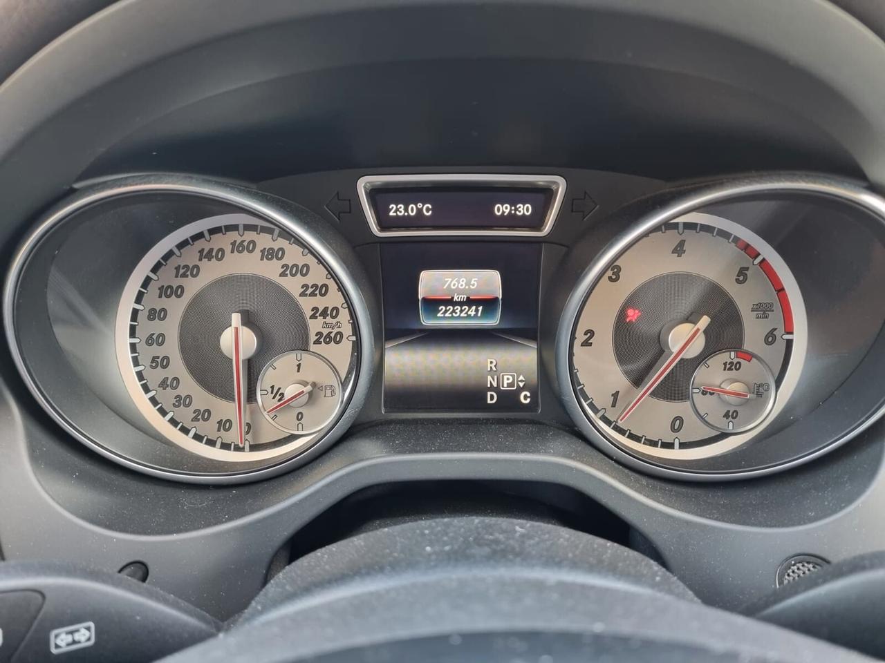 Mercedes-benz GLA 200D Tetto apribile. SUPER PROMO ESTATE 2025