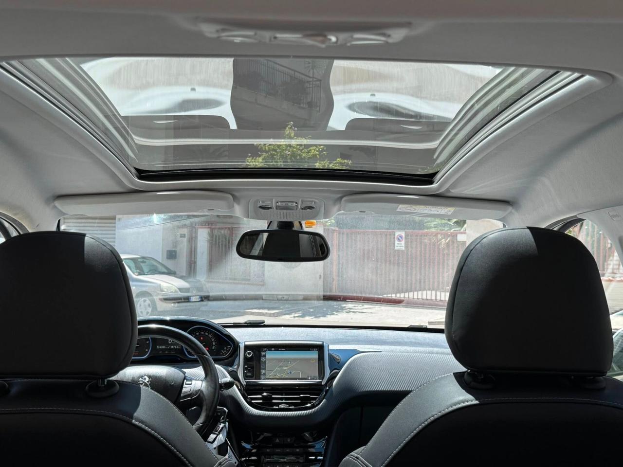 PEUGEOT 2008 1.6 HDI ALLURE TETTO+NAVI+CERCHI