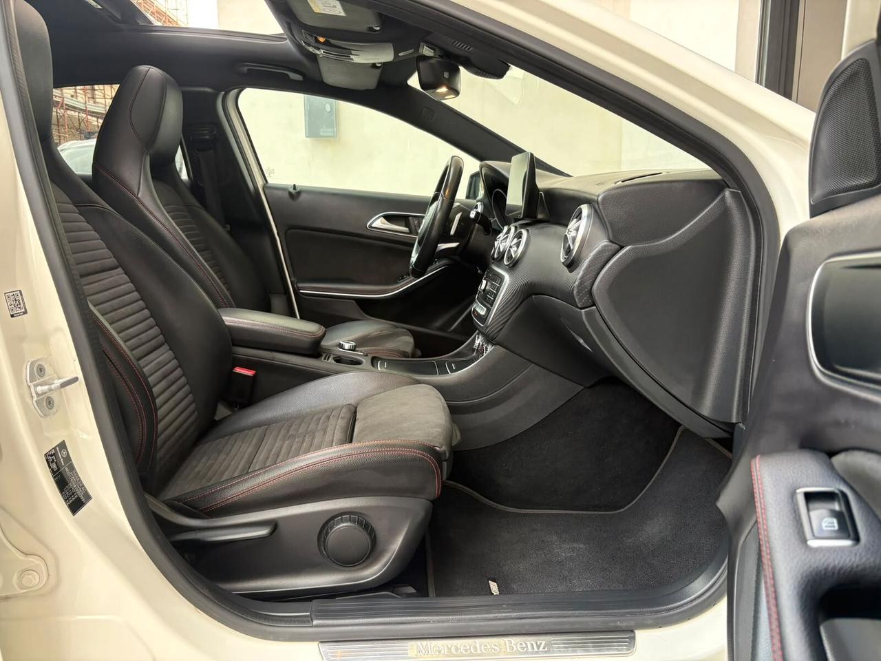Mercedes-benz A 200 d Automatic Premium AMG TETTO PANORAMICO APRIBILE.