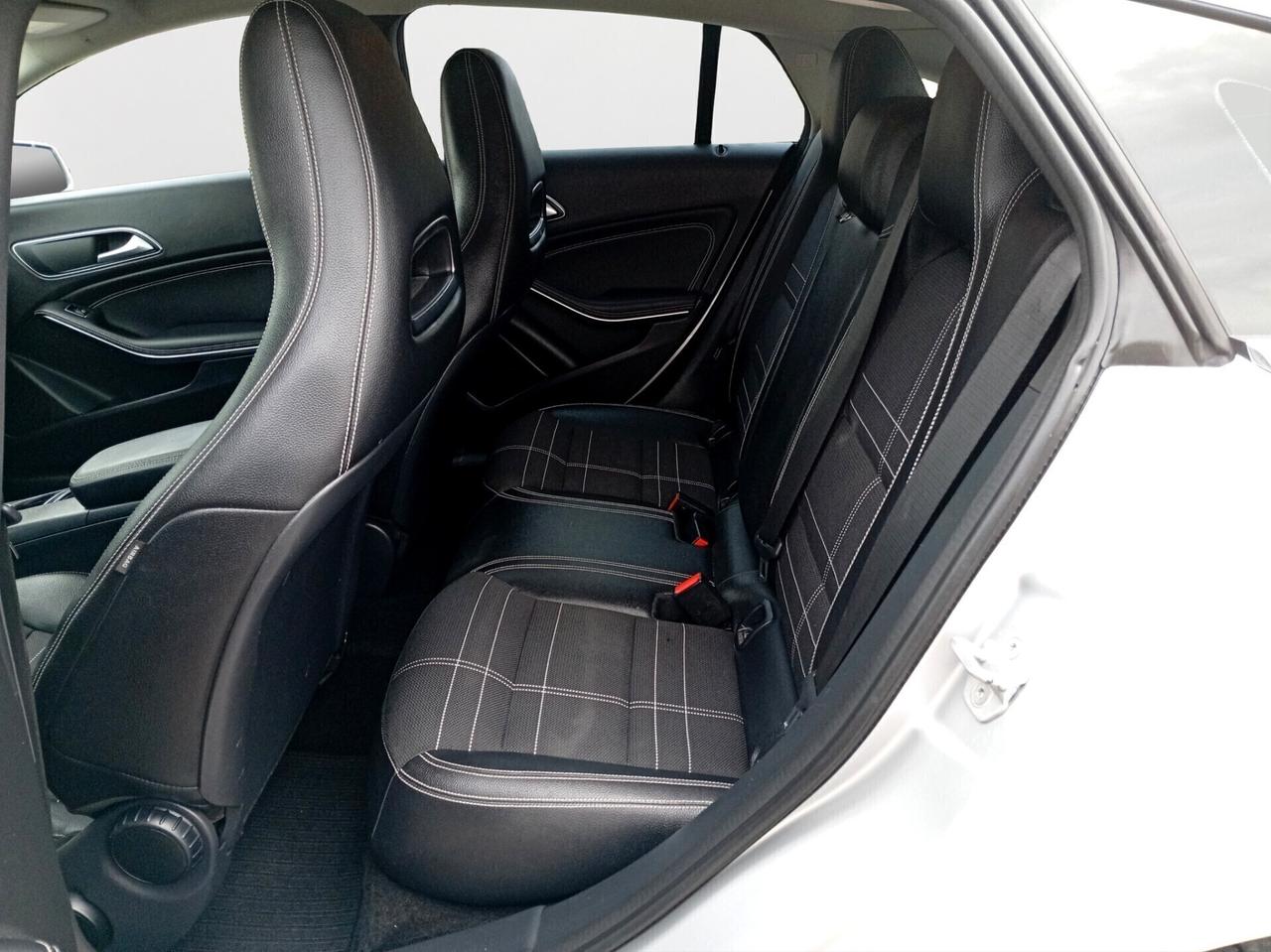 Mercedes-benz CLA 200 d S.W. Automatic SPORT RETROCAMERA