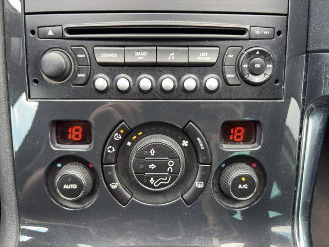 PEUGEOT 3008 1.6 HDi 112CV cambio robotizzato Tecno