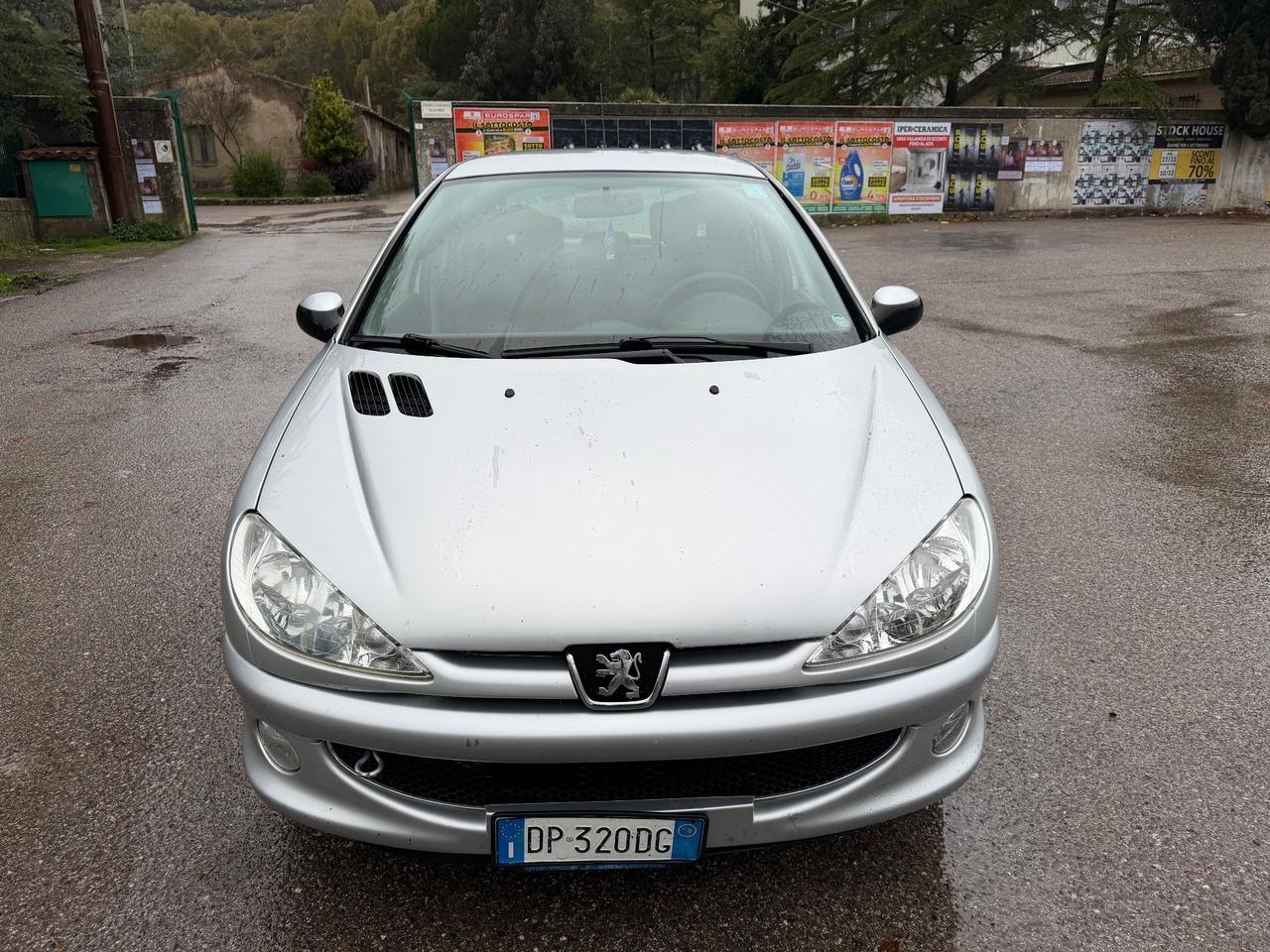 Peugeot 206 1.4 benzina 5 porte km 152 mila ok neopatentati