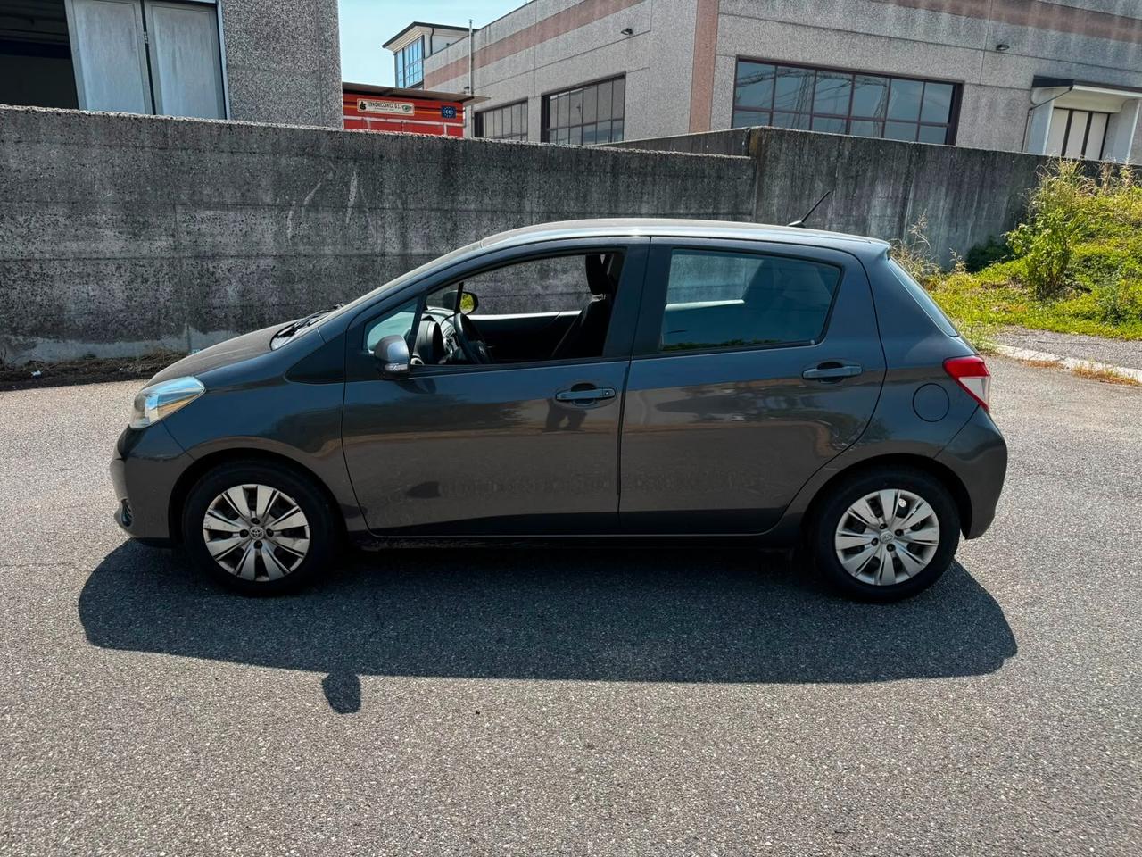 Toyota Yaris 1.0 5 porte Lounge - 2012 - 115.000 km